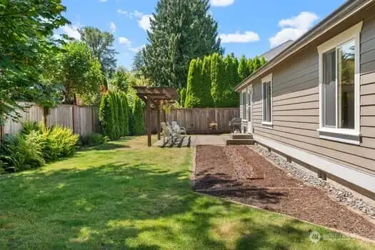 AMAZING REAR YARD