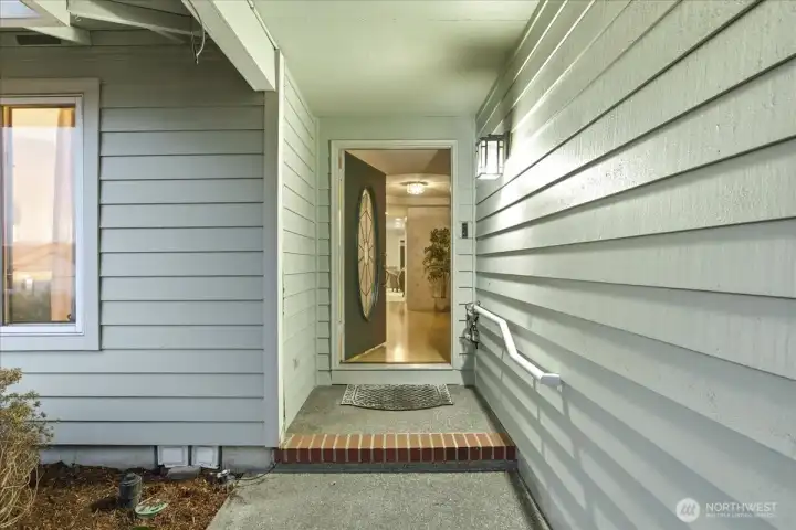 covered entrance covered entrance