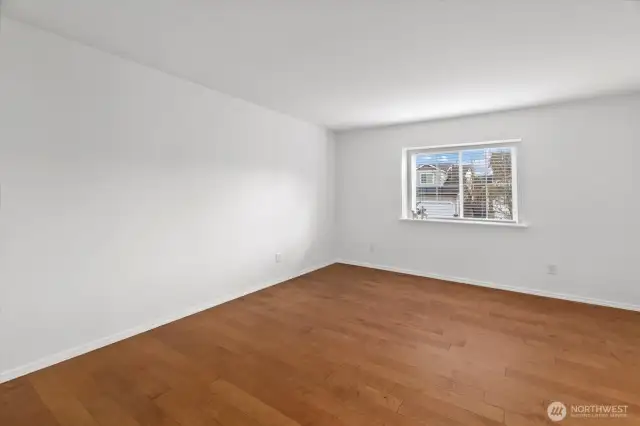 Spacious living room