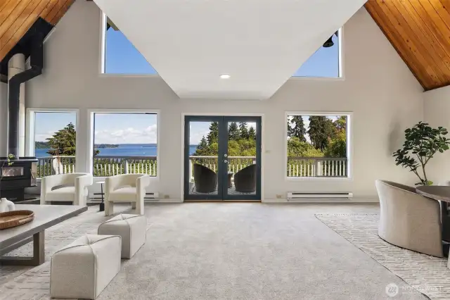 Living Rm & Dining Rm open out to the back trex deck