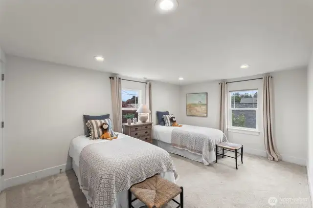 Upper 2 - Spacious bedroom 2