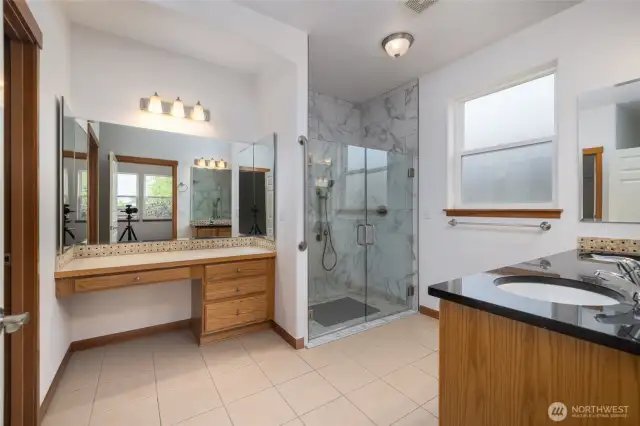 walkin shower and sitting area primary bath