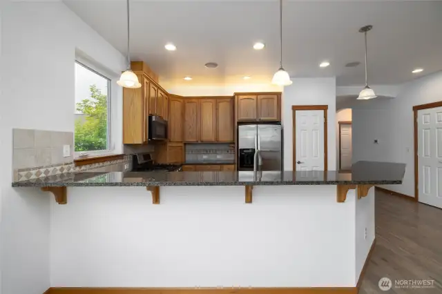 Spacious Eating bar in Kitchen