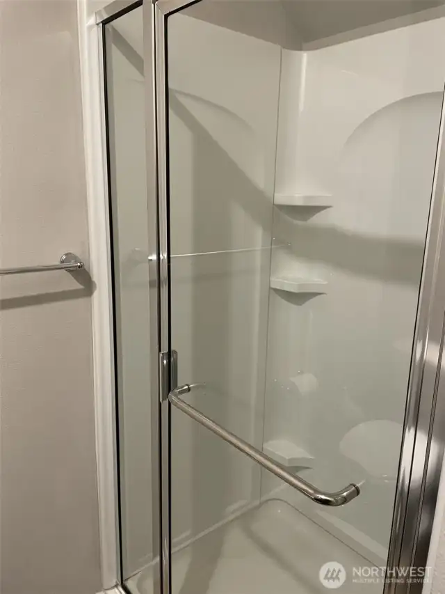 Bathroom w/shower main level