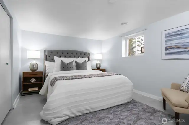 Large downstairs bedroom
