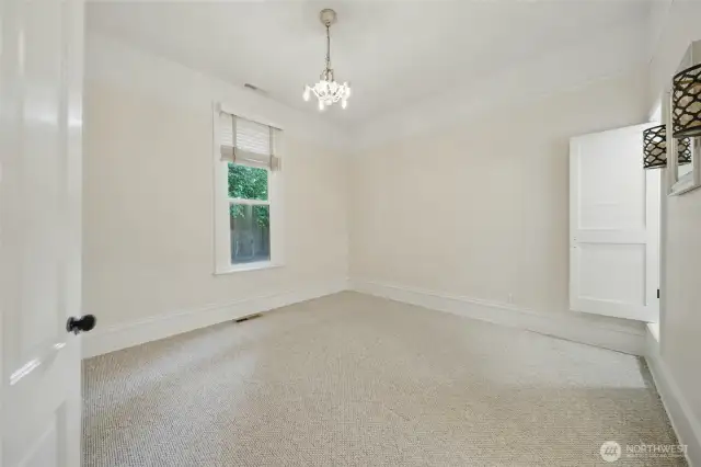 Primary Suite - Main Floor