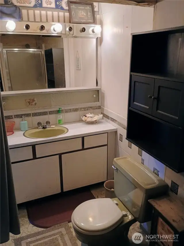 3/4 bath off of the family room