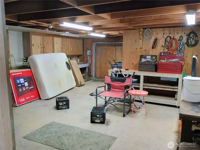 Shop has a sliding door and could be a 3rd parking space