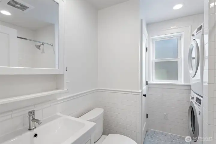 519 DADU: Main level full bathroom