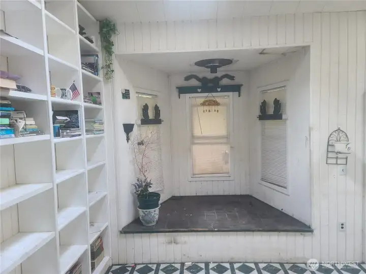 Main house living room nook