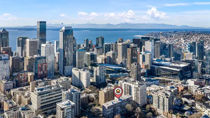 A close-in First Hill perch. Downtown and the waterline nearby. Seller-provided home inspection available upon request.
