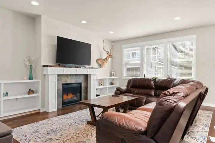 Living Room with gas fireplace