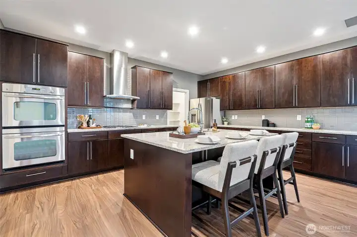 Storage will never be a problem in this kitchen . . .