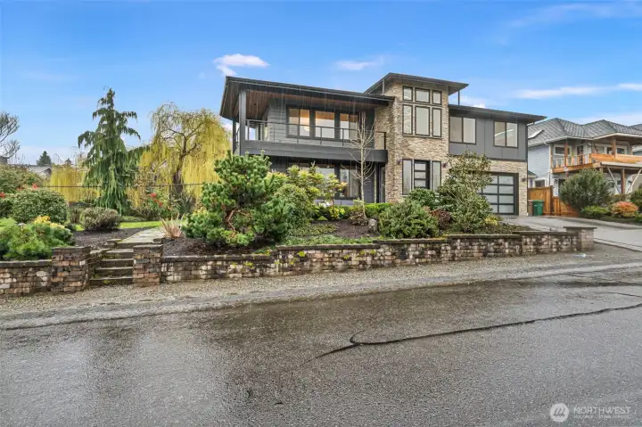 Ideally located just moments from Point Ruston, where waterfront dining, boutique shopping, entertainment venues, and the scenic Ruston Way waterfront trail create a vibrant lifestyle.