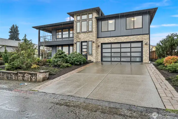 Enjoy the perfect blend of sophisticated interior living and tranquil outdoor spaces in this exceptional view property.