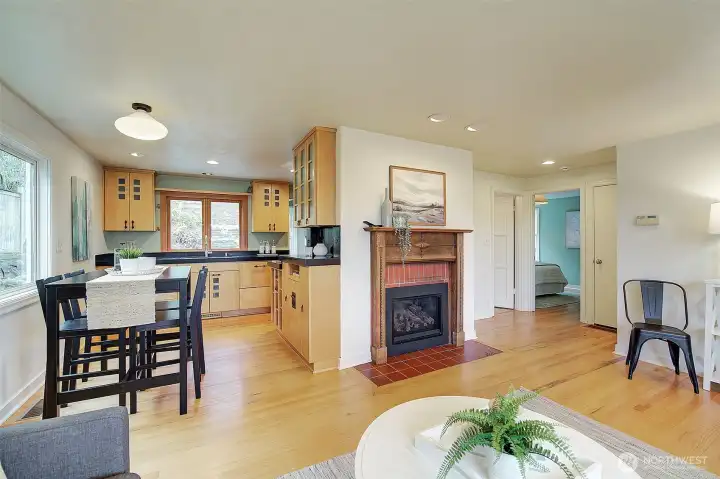 Flows easily to dining area!