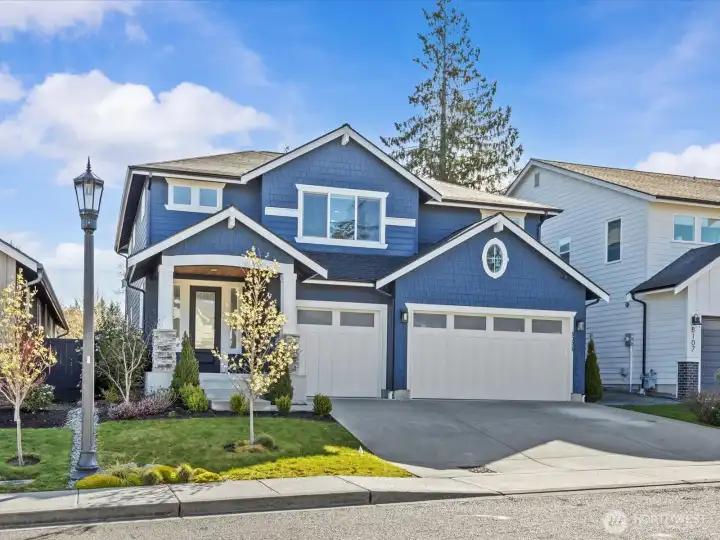 Better than new in Bonney Lake!  This craftsman charmer delights from the moment you step inside!