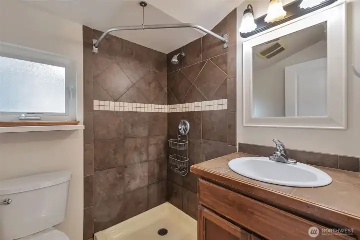 Upper level bath