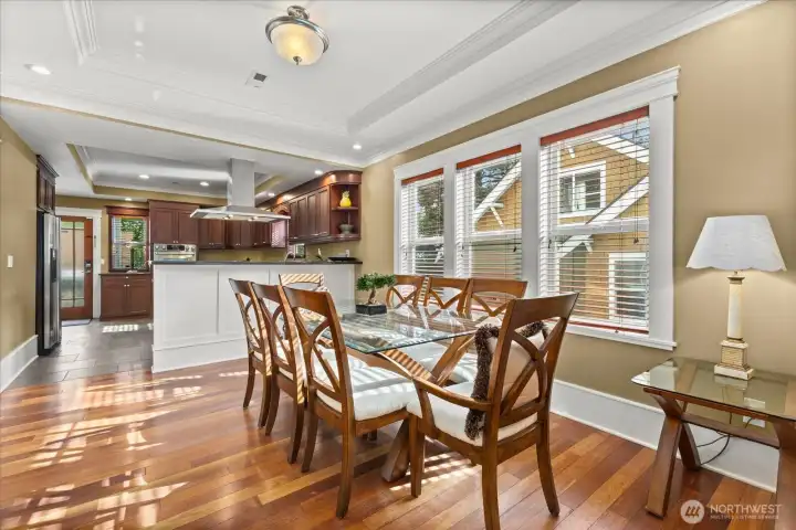 Sprawling dining area with great flow