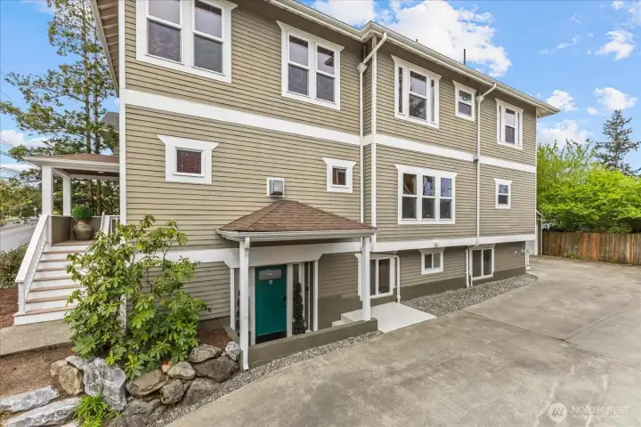 Lower level apartment with separate entrance