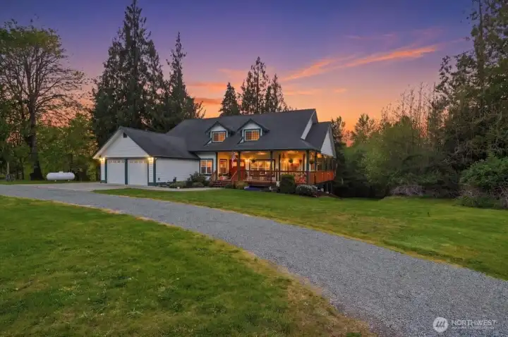It's time to enjoy peaceful country living~