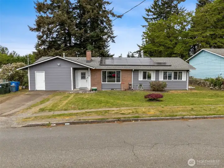 Large yard in a great central location.
