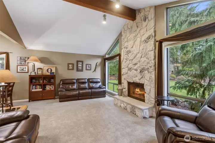 Living Room/Dining