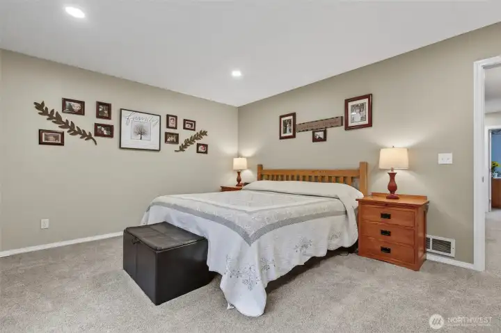 Bedroom, Primary
