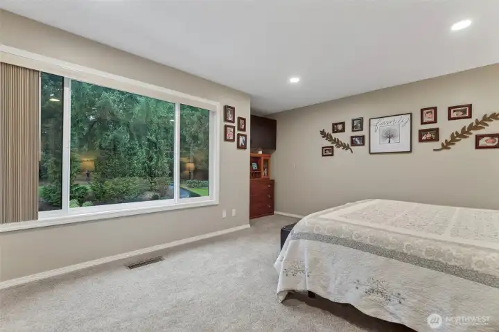 Bedroom, Primary