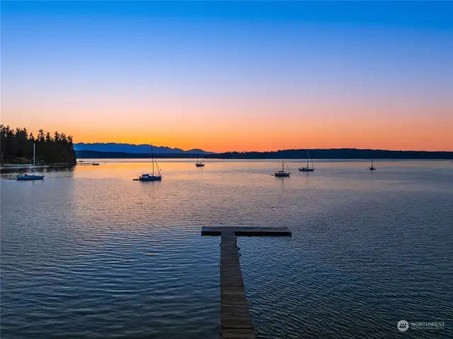 Watch a myriad of wildlife from over 140’ of bulkheaded Manzanita Bay waterfront or saunter down the private floating dock with 40’ and 20' boat slips