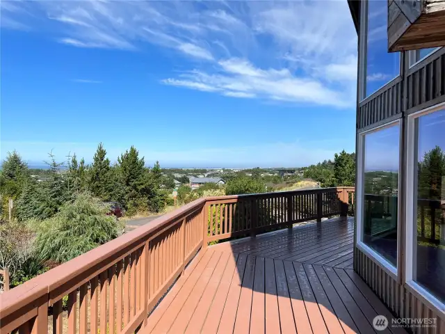 Large front and side decks, with magnificent views.