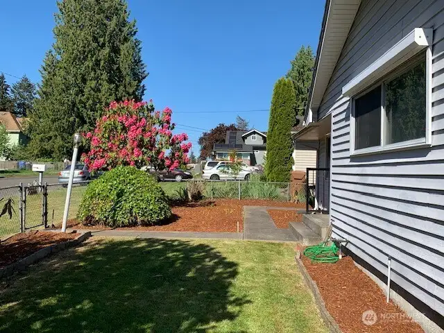Front yard view