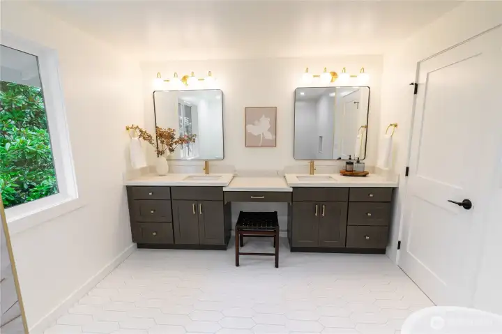 This home feels so crisp, fresh and new.