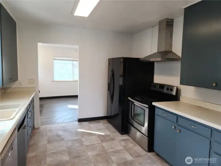 Another view of the kitchen.