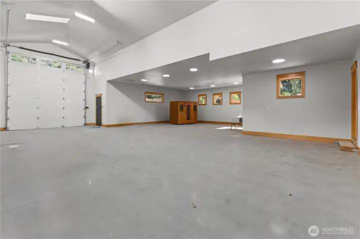 Upper garage with room for 6 cars or almost anything