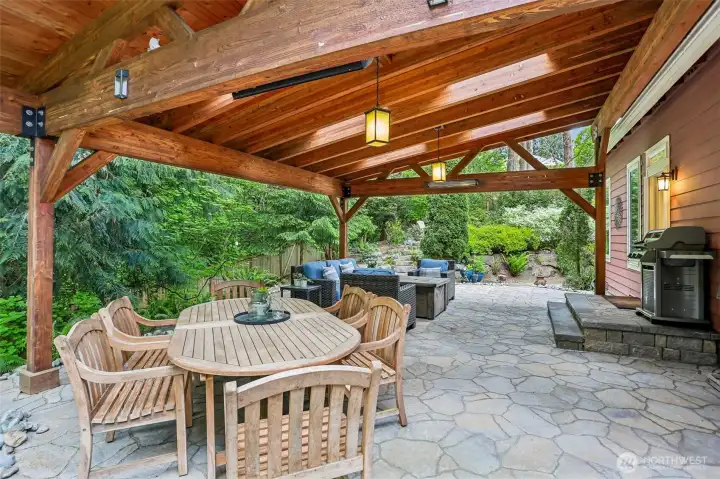 Grand Covered Patio Retreat, enjoyable throughout the seasons!