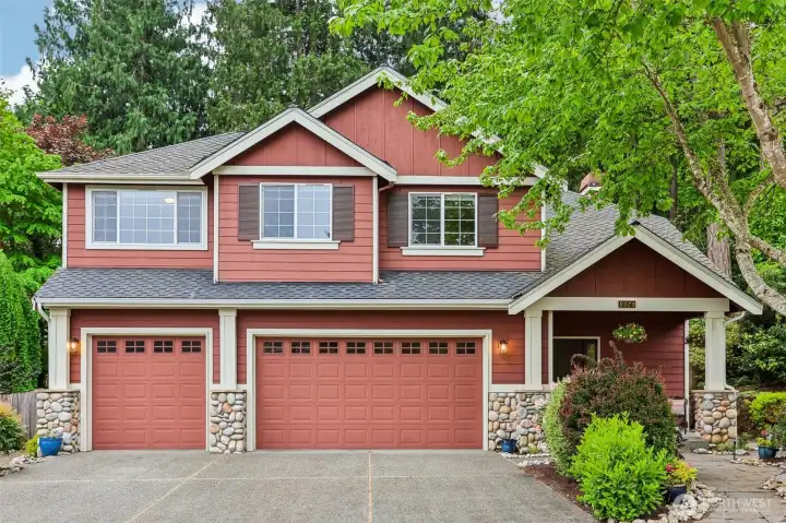 Large 3 Car Garage