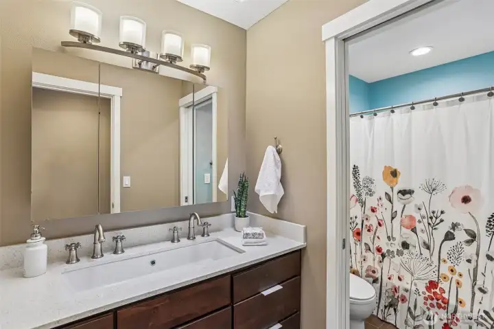 Upper Level Full Bath