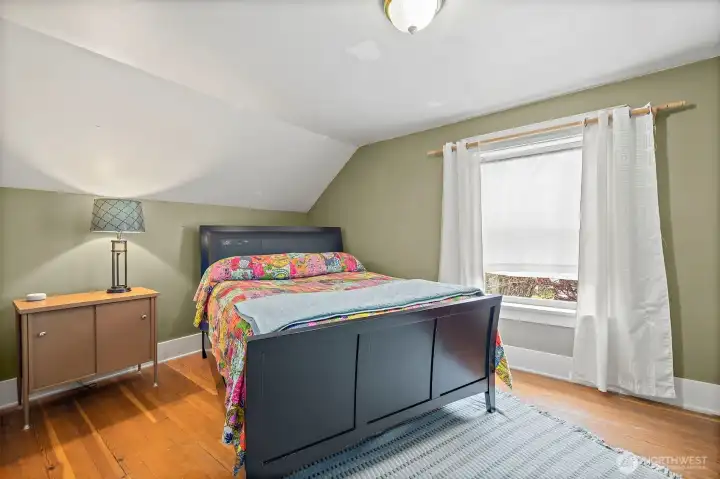 Main Bedroom - Upstairs