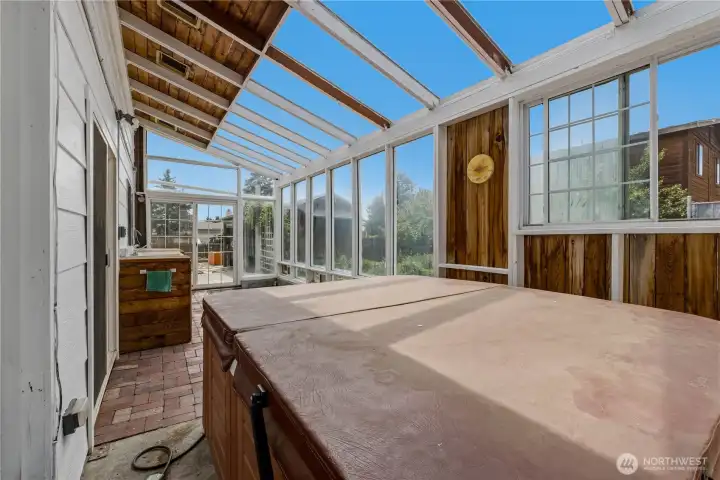 attached sunroom w garden prep station