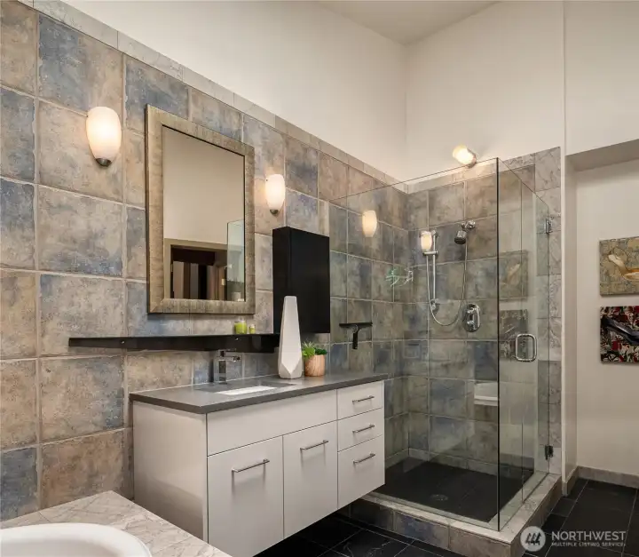 Separate Shower & Heated Floors Separate Shower & Heated Floors