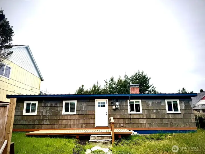 Classic shingle shake home on the coast!