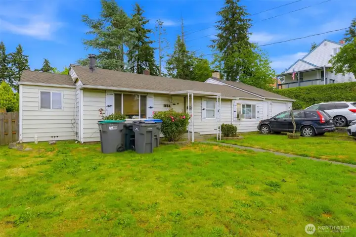 One-level Rambler with 1690 sqft of interior space! One-level Rambler with 1690 sqft of interior space!