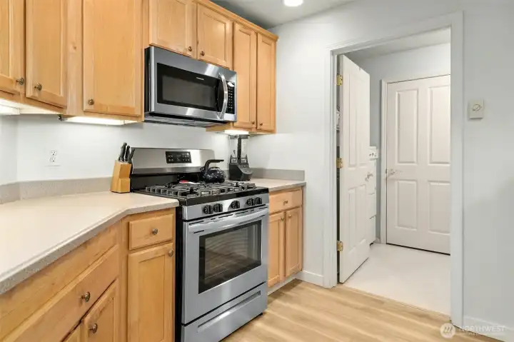 Enjoy efficient gas cooking.