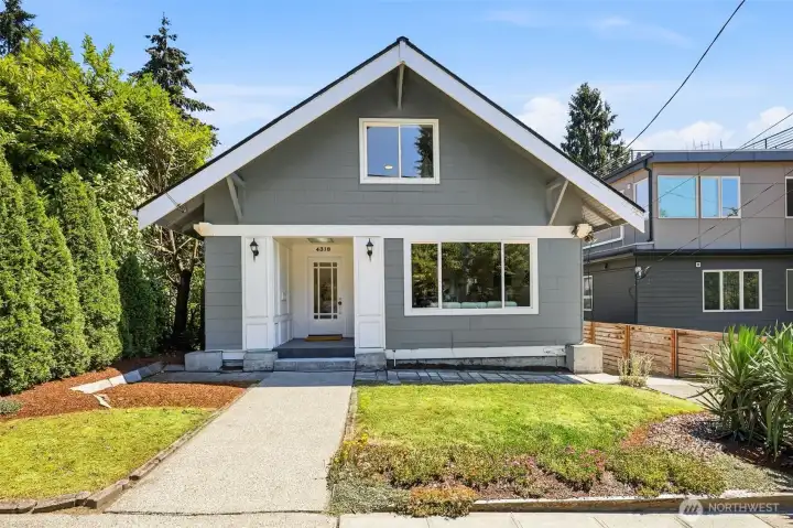4318 1st Avenue NE | Seattle, WA | 98105