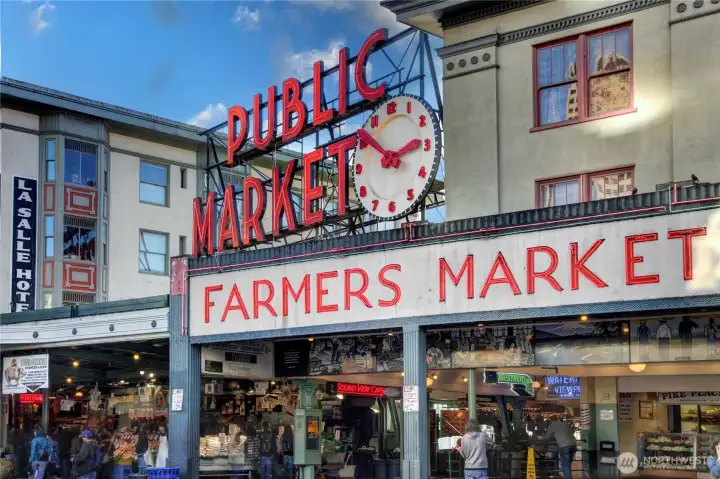 Pike Place Market is approximately half a mile from the Watermark—close enough for flowers, produce, coffee and the daily theater of Seattle life.