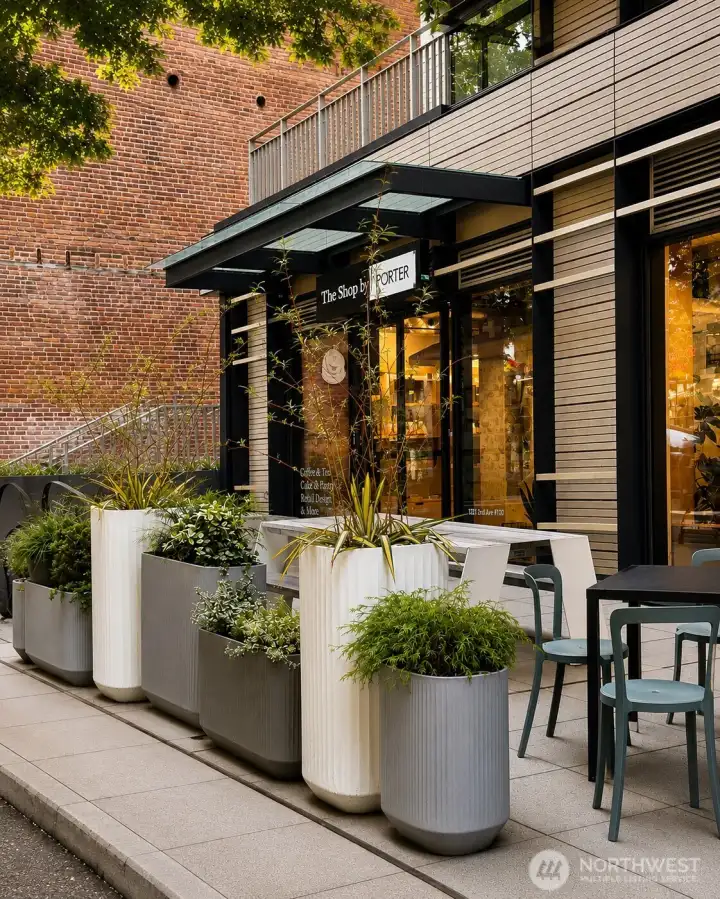 Independent galleries, restaurants and local businesses give the streets around the Watermark their distinctly Seattle character.