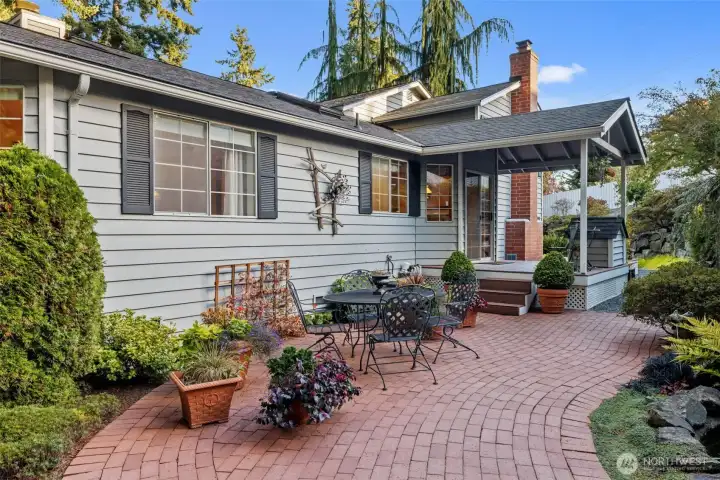 Fantastic patio courtyard to extend your gatherings outdoors.