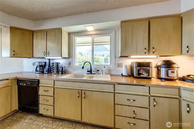 main floor kitchen