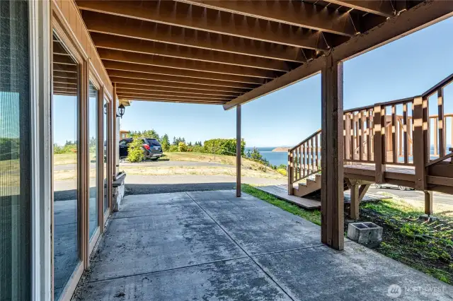 lower level carport